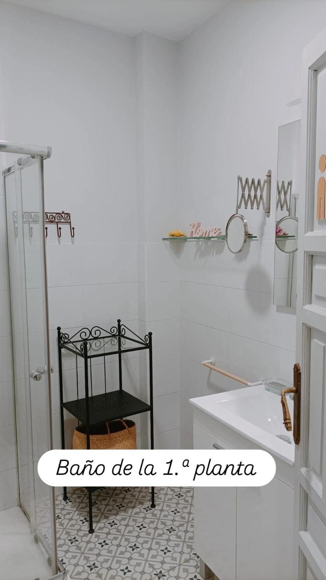 Apartamentos En La Plaza Dona Elvira, 7 Seville Exterior photo