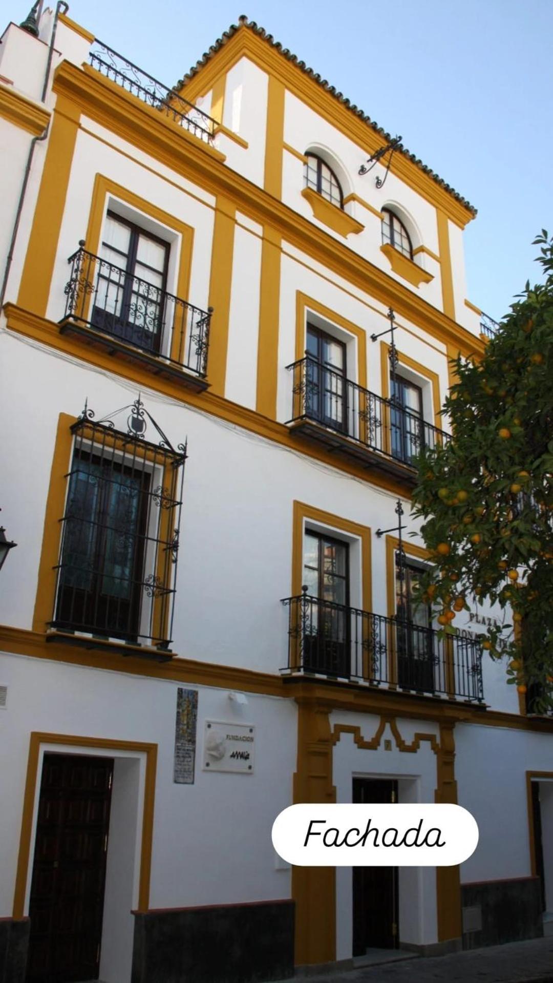 Apartamentos En La Plaza Dona Elvira, 7 Seville Exterior photo