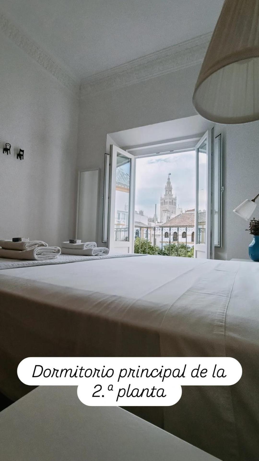 Apartamentos En La Plaza Dona Elvira, 7 Seville Exterior photo