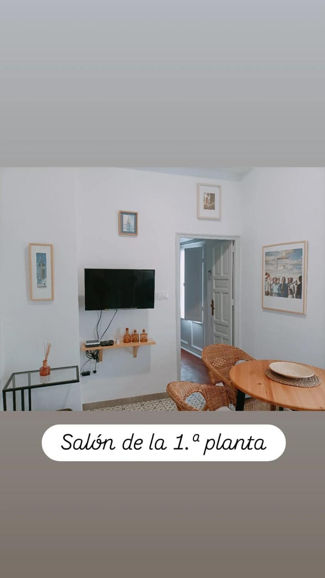 Apartamentos En La Plaza Dona Elvira, 7 Seville Exterior photo